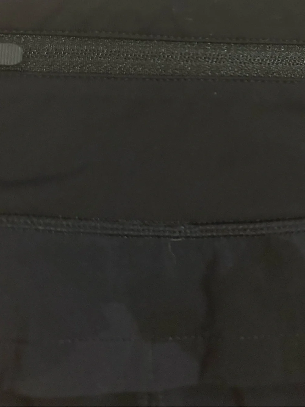 LULULEMON 2 Women’s Camo Performance Running Shorts With Zipper Pocket symbol